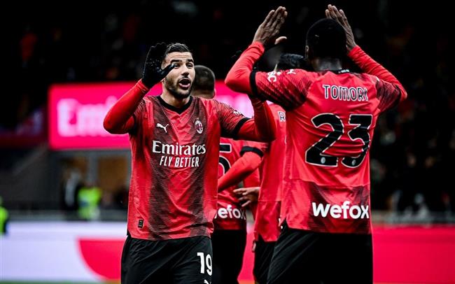 الدوري الإيطالي.. ميلان يحقق فوزا كبيرا علي مونزا بثلاثية نظيفة