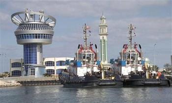   تداول 42 سفينة حاويات وبضائع عامة بميناء دمياط