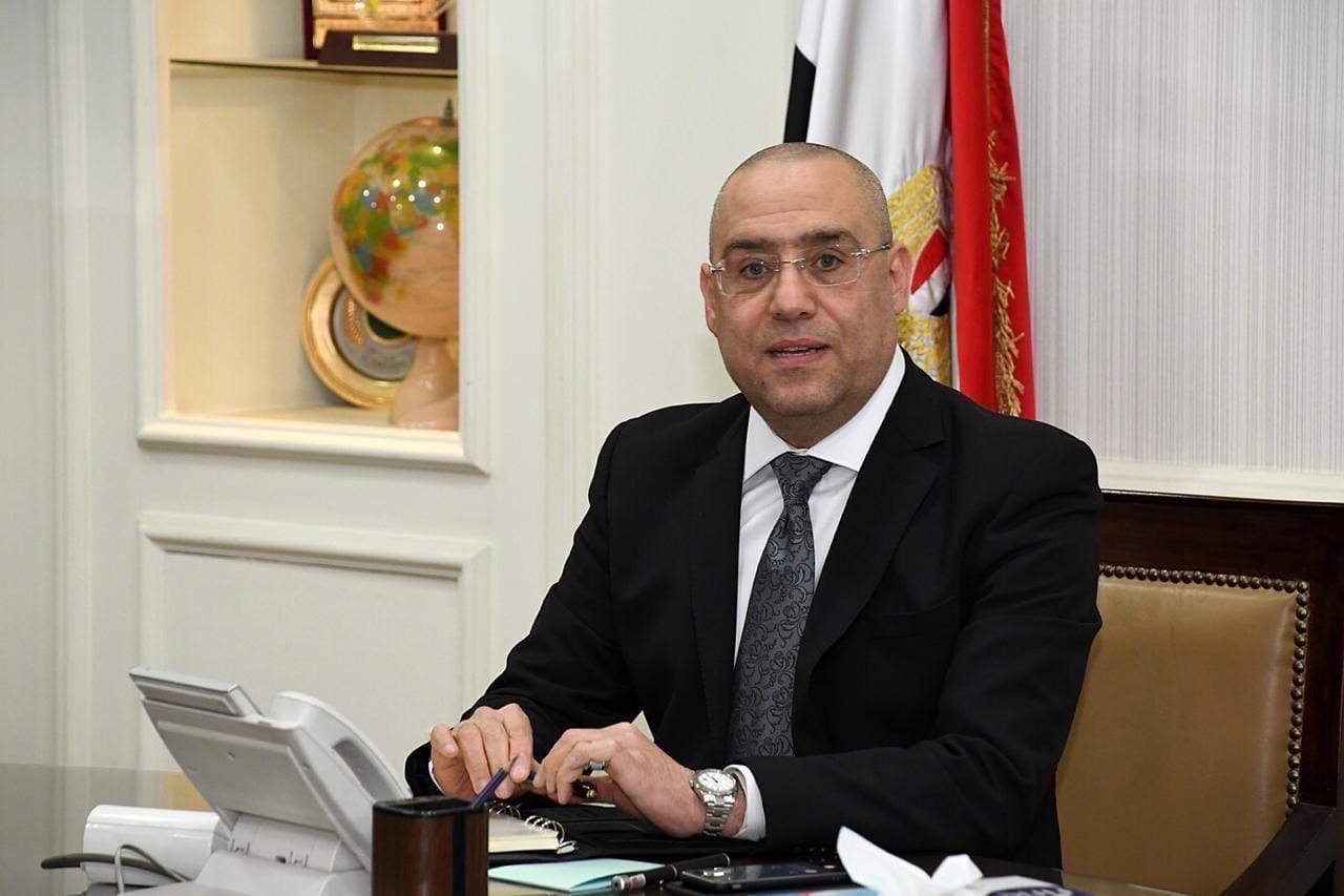 وزير الإسكان يهنىء الرئيس عبدالفتاح السيسي بفوزه في الانتخابات الرئاسية
