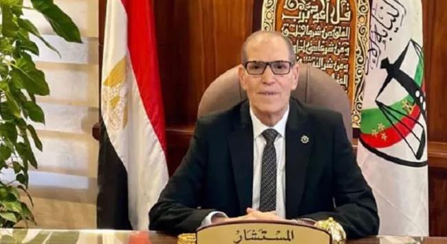 رئيس النيابة الإدارية يهنئ الرئيس السيسي على فوزه بولاية رئاسية جديدة