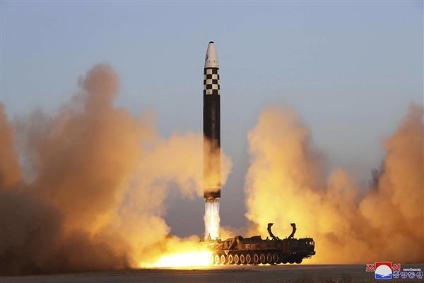 كوريا الشمالية تقول إنها أطلقت صاروخا باليستيا عابرا للقارات