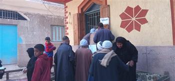 مناظرة 921 حالة في قافلة طبية بـ"جنوب الوادي"