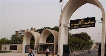 رئيس جامعة أسيوط: ندعم جميع المعارض والأنشطة الفنية للارتقاء بالذوق العام