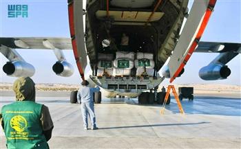   الطائرة السعودية الـ33 لإغاثة الشعب الفلسطيني تصل إلى مطار العريش