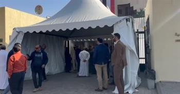   المصريون في السعودية يتوافدون على السفارة المصرية للمشاركة في الانتخابات الرئاسية