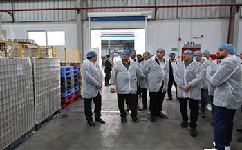   رئيس الوزراء يتفقد أحد مصانع المنتجات الغذائية بالسادات