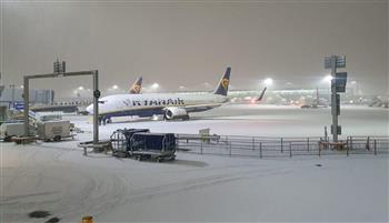   مطار جلاسكو يعلن تعليق رحلاته الجوية مؤقتا بسبب التساقط الكثيف للثلوج