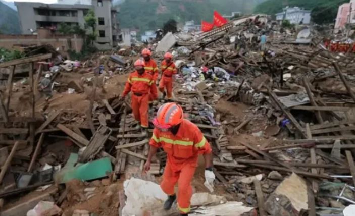 ارتفاع حصيلة ضحايا زلزال الصين إلى 131 قتيلا و980 مصابا