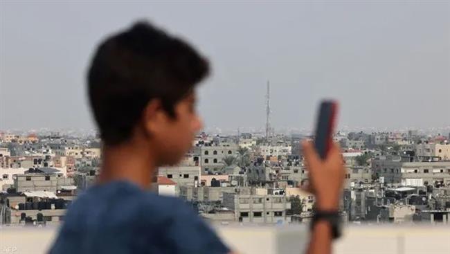 انقطاع الاتصالات والإنترنت عن قطاع غزة بسبب العدوان الإسرائيلي المستمر