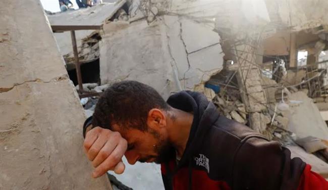الجارديان: مأساة غزة تتفاقم بعد تشريد ما يقرب من مليوني فلسطيني 