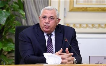 وزير الزراعة يؤكد على استنباط أصناف من المحاصيل الاستراتيجية