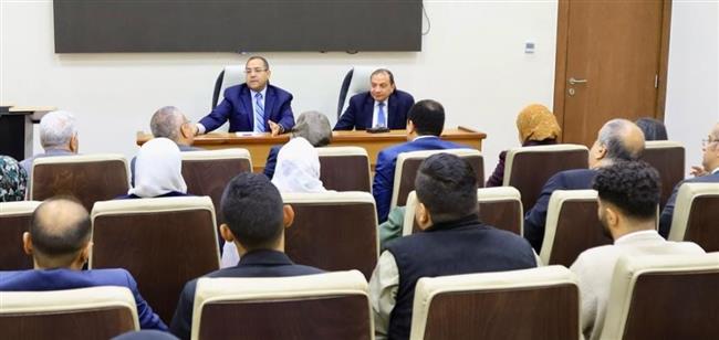 رئيس الجهاز المركزي للتنظيم والإدارة يستقبل رئيس جامعة بني سويف