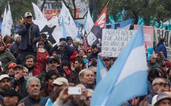   حكومة الأرجنتين الجديدة تعلن إجراءات اقتصادية صارمة وتحذر من خروج أية احتجاجات