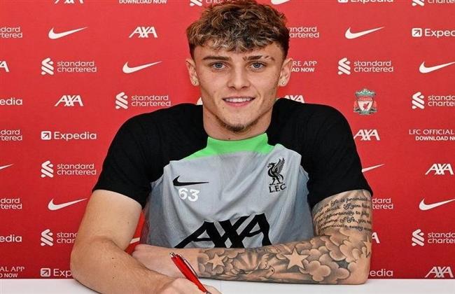 الدوري الإنجليزي.. ليفربول يمدد عقد لاعبه الشاب بوبي كلارك 