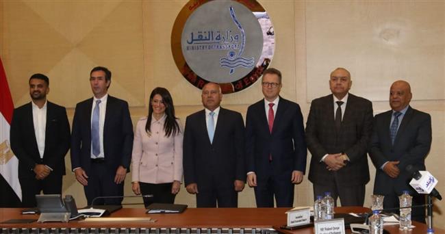 وزير النقل: مصر لا تبيع موانئها.. ومستمرون في تنفيذ المشروعات 