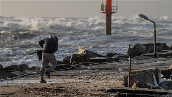 العاصفة "بيا" تسبب أضرارًا ووفيات قليلة في الدنمارك