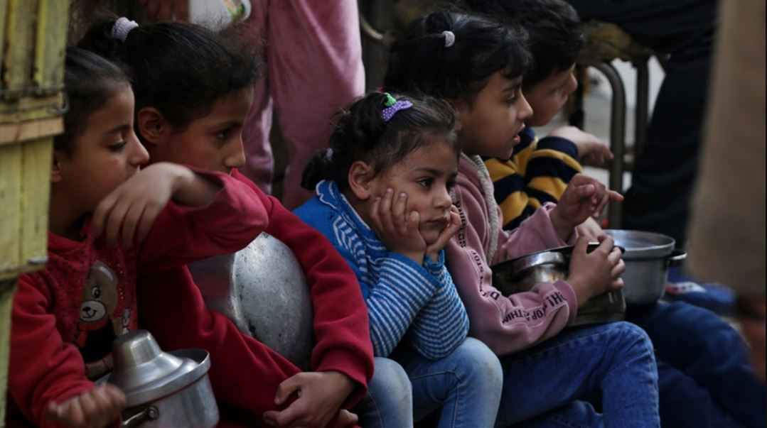 يونيسيف : 80% من أطفال غزة يعانون من فقر غذائي حاد