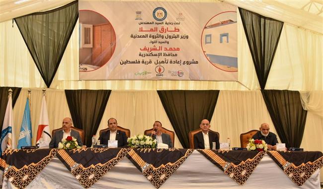 محافظ الإسكندرية يسلم أهالي قرية فلسطين منازلهم بعد الانتهاء من أعمال التطوير