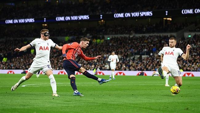 الدوري الإنجليزي .. توتنهام يفوز على إيفرتون .. وبورنموث يهزم نوتينجهام فورست