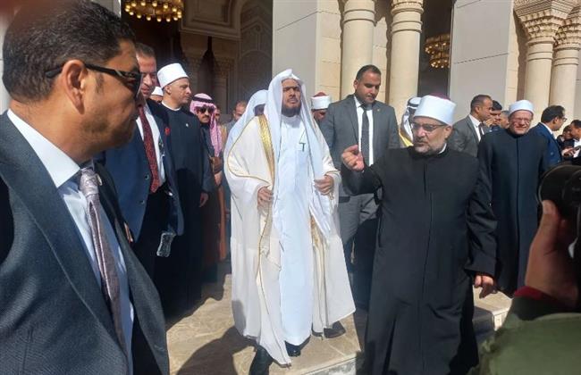 وزير الأوقاف يصطحب إمام الحرم المدني في جولة بالعاصمة الإدارية