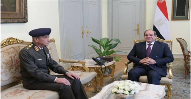 الرئيس السيسي يستقبل وزير الدفاع