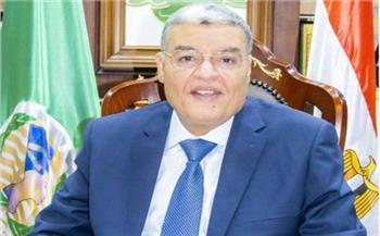 محافظ المنيا يوجه رؤساء المدن بمتابعة خطة الرصف