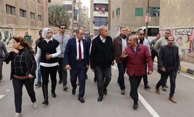 محافظ القليوبية يتفقد أعمال رصف مساكن بهتيم  