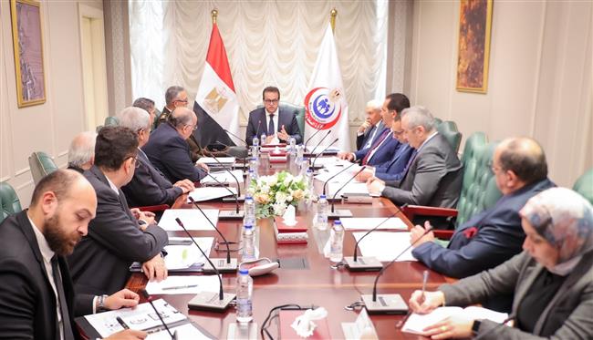 وزير الصحة يترأس اجتماع اللجنة العليا لزراعة الأعضاء