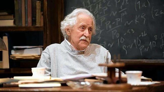 وفاة الممثل العالمي مايك نوسباوم