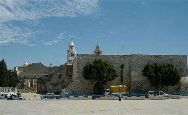 كنيسة المهد في بيت لحم .. الاحتلال يحاصر أقدم كنائس فلسطين