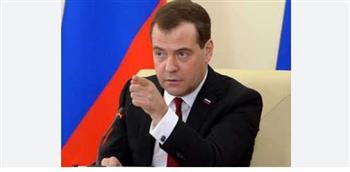 ميدفيديف: إعلان الاتحاد الأوروبي بشأن الضمانات الأمنية لأوكرانيا مجرد قطعة من الورق