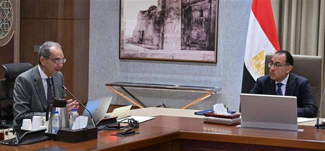 رئيس الوزراء يستعرض مع وزير الاتصالات عددا من ملفات عمل الوزارة