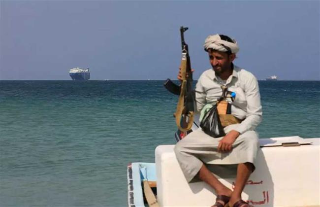 وزير دفاع الحوثيين: كل سفن العالم ستكون آمنة ما عدا هذه السفن