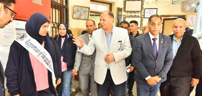محافظ أسيوط يتفقد سير الدراسة بـ مدرسة المتفوقين في العلوم والتكنولوجيا " STEM "
