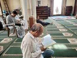 هل «العبادة» مصحف وسجادة؟