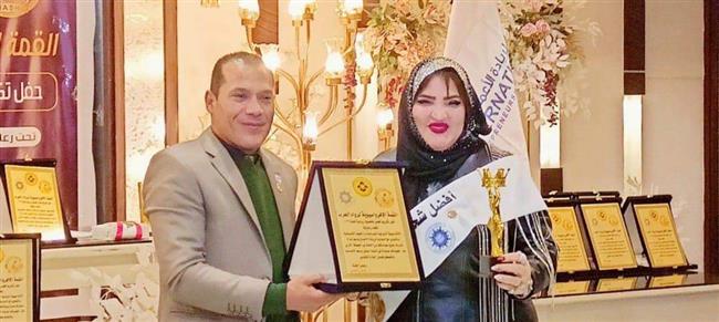 السفيرة ناهد شاكر تحصل على أفضل شخصية ريادية بالمنتدى الإفرو أسيوي