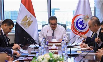وزير الصحة يترأس اجتماع لجنة أولويات استيراد الأدوية و المستلزمات الطبية 