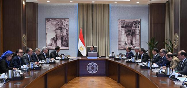 رئيس الوزراء يتابع جهود توفير الأدوية والمستلزمات الطبية بالمستشفيات