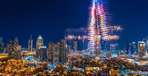 طرق دبي تعلن خطتها المرورية لتسهيل الوصول إلى مواقع احتفالات رأس السنة