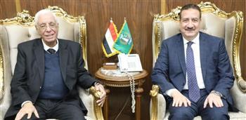 محافظ المنوفية يستقبل الدكتور حسام موافي رائد طب الباطنة