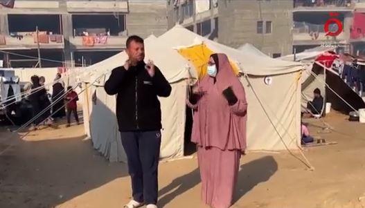 هربًا من جحيم النيران الإسرائيلية.. زوجان من ذوي الاحتياجات الخاصة يأويان لمخيم برفح