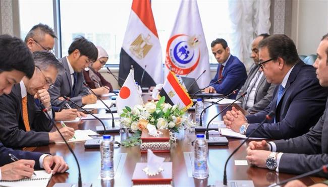وزير الصحة يستقبل السفير الياباني لبحث التعاون في تقديم الدعم الطبي للأشقاء الفلسطينيين