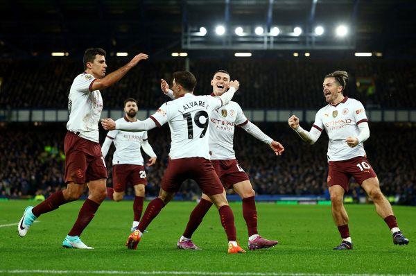 مانشستر سيتي يفوز على إيفرتون 3-1 في الدوري الإنجليزي الممتاز