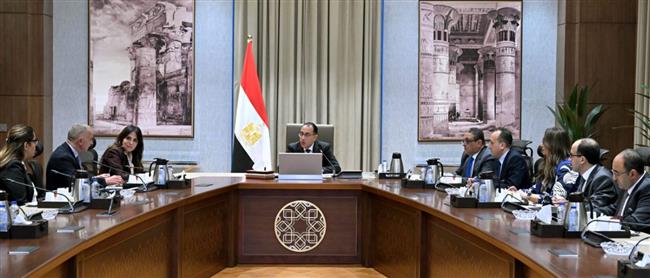 مدبولي : الدولة تمنح أولوية لدعم مشروعات المدارس الفنية 
