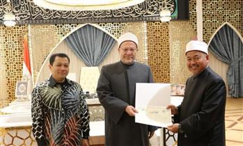   مفتي الجمهورية يشهد تخريج مجموعة جديدة من موظفي الشئون الإسلامية بدولة ماليزيا