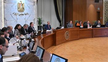   رئيس الوزراء يتابع مؤشرات أداء الاقتصاد المصري خلال اجتماع المجموعة الاقتصادية