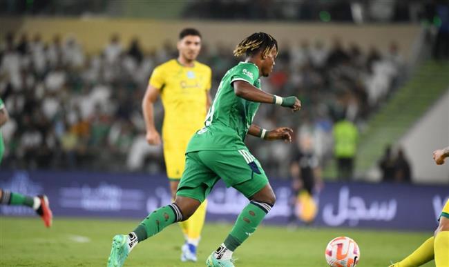 الدوري السعودي .. أهلي جدة يفوز على الخليج 1-0 بمشاركة محمد شريف 