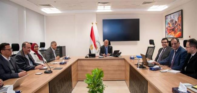 وزير الري يتابع موقف الدراسات الجارية لتأهيل الترع بطرق صديقة للبيئة