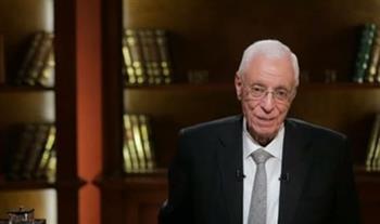 ما هو مرض كرون وأعراضه ؟.. حسام موافي يجيب.. فيديو