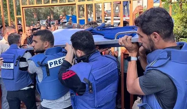 الاحتلال يواصل جرائمه بحق الصحفيين الفلسطينيين في غزة و الضفة
